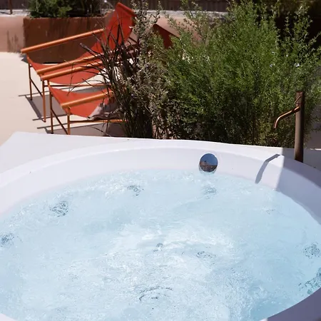 Qualia Slowlife Hotel *