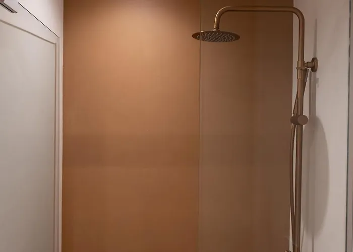 Qualia Slowlife فندق *